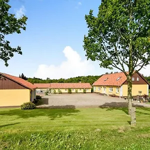 Farm stay Smidstrupvej 3 - The